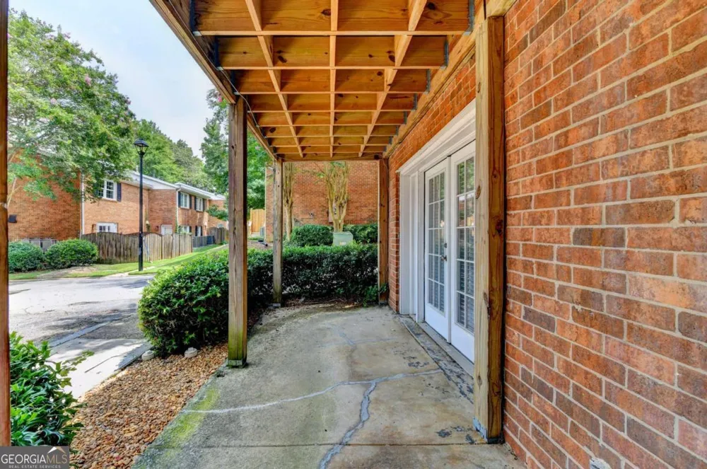 6520 Roswell RD Sandy Springs, GA 30328