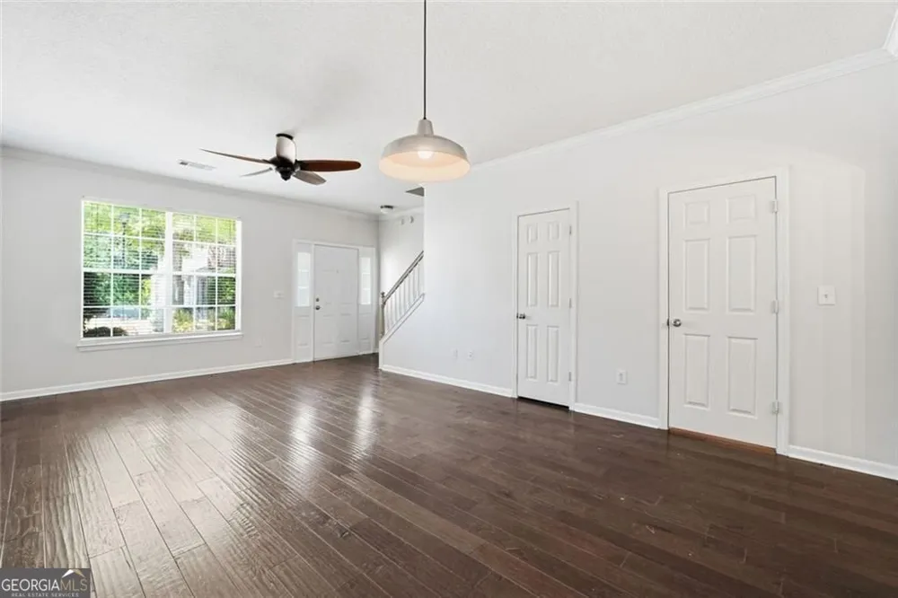 2086 Del Lago CIR Kennesaw, GA 30152