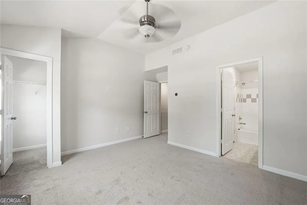 2086 Del Lago CIR Kennesaw, GA 30152