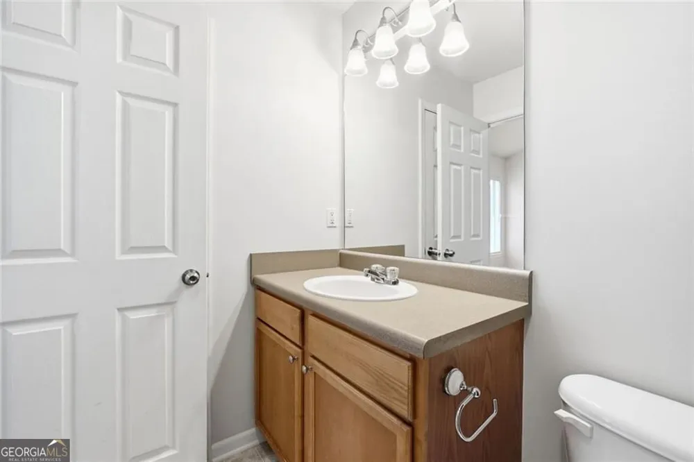 2086 Del Lago CIR Kennesaw, GA 30152