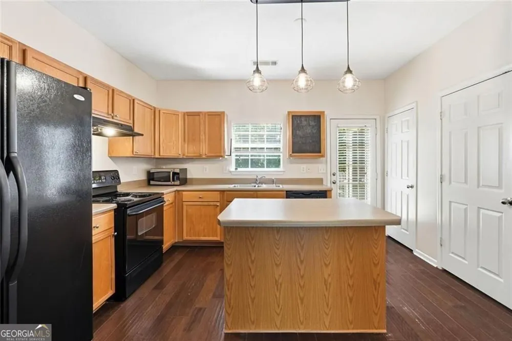 2086 Del Lago CIR Kennesaw, GA 30152