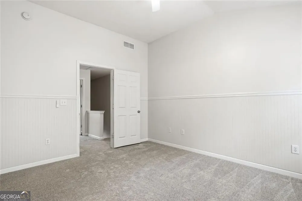 2086 Del Lago CIR Kennesaw, GA 30152