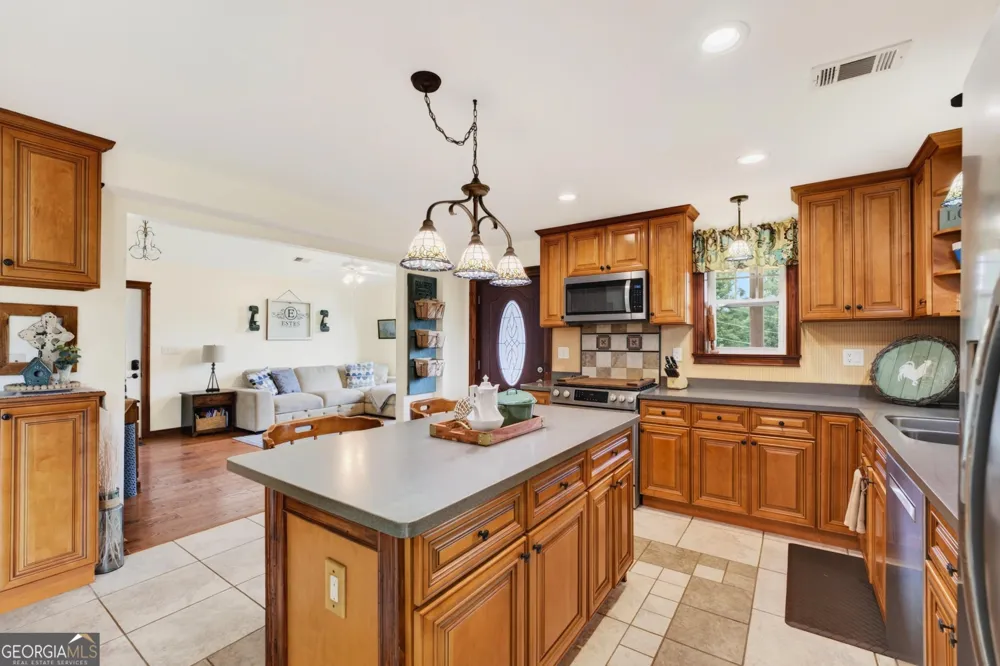 343 Torbet DR Forsyth, GA 31029