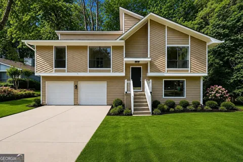 996 Park Forest TRL NW