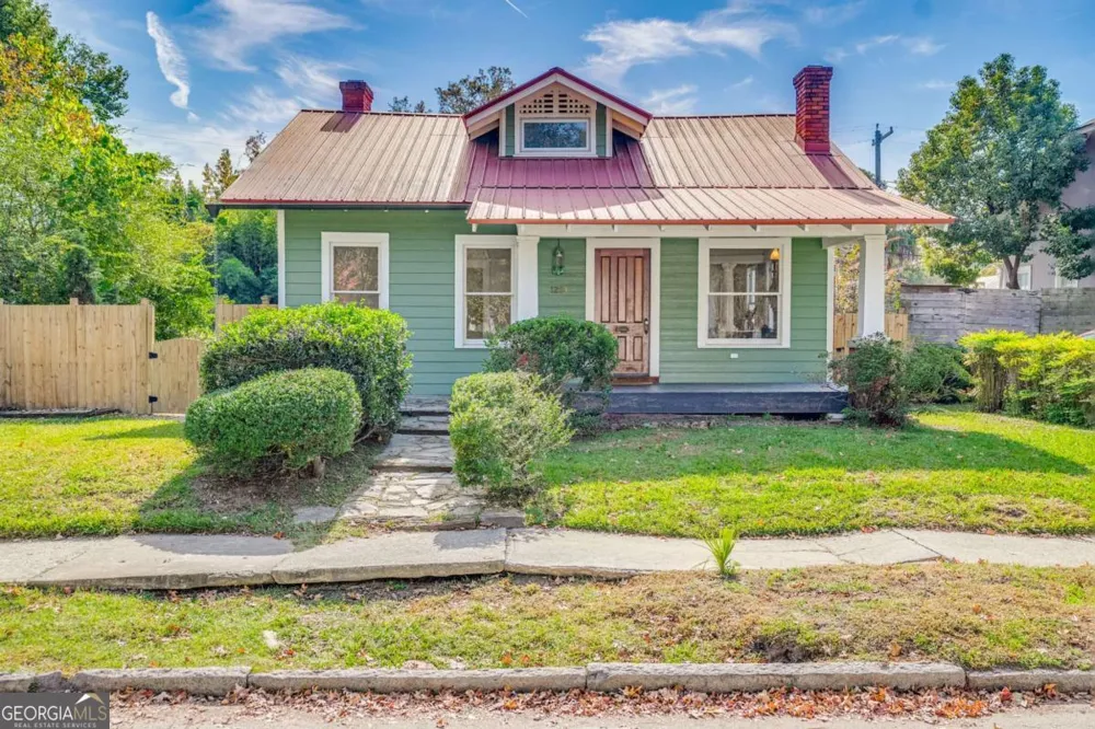 1219 E 48th ST Savannah, GA 31404