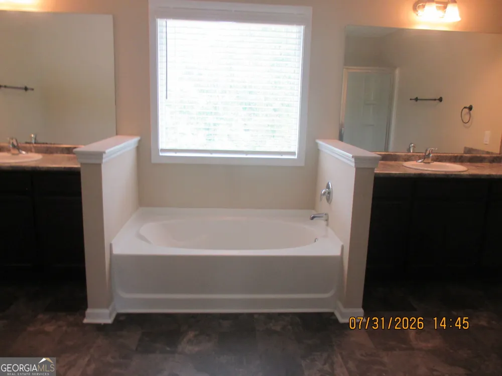 1252 Evergreen TRL Hinesville, GA 31313
