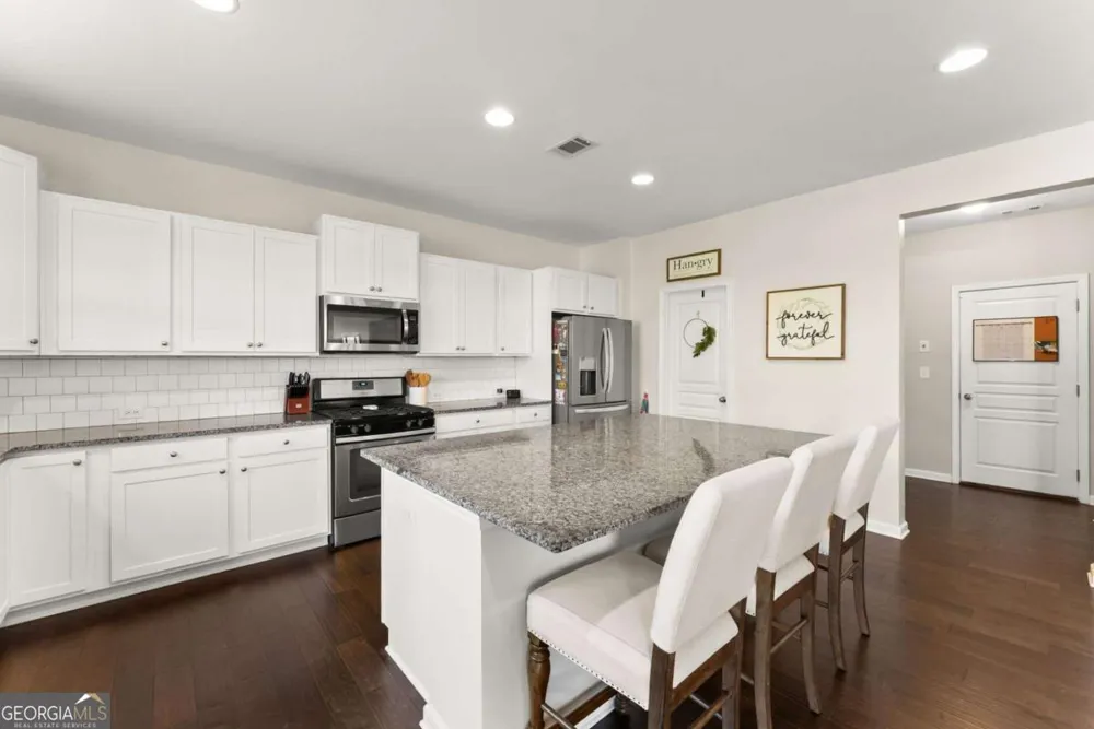 2064 Woodmarsh CIR Auburn, GA 30011
