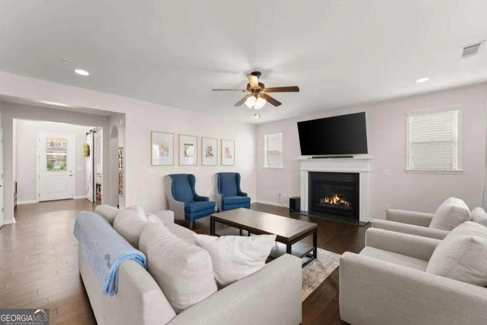 2064 Woodmarsh CIR Auburn, GA 30011