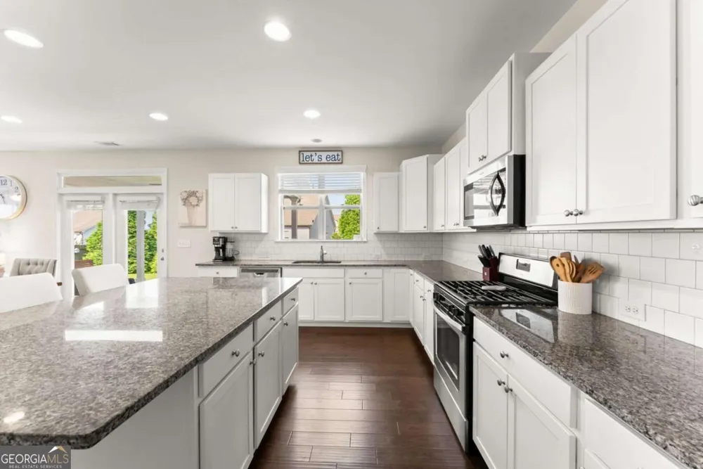2064 Woodmarsh CIR Auburn, GA 30011
