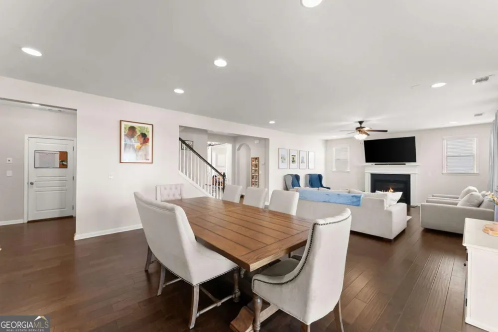 2064 Woodmarsh CIR Auburn, GA 30011