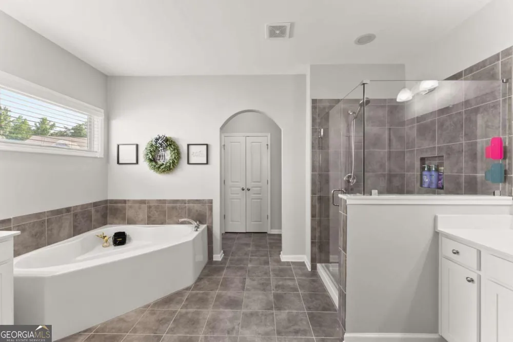 2064 Woodmarsh CIR Auburn, GA 30011