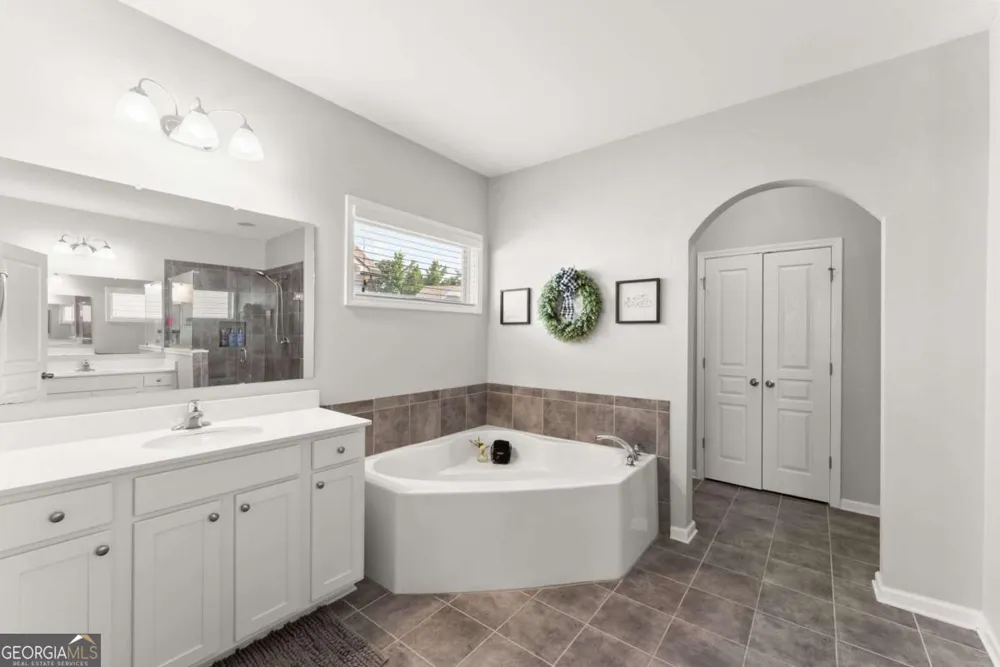 2064 Woodmarsh CIR Auburn, GA 30011
