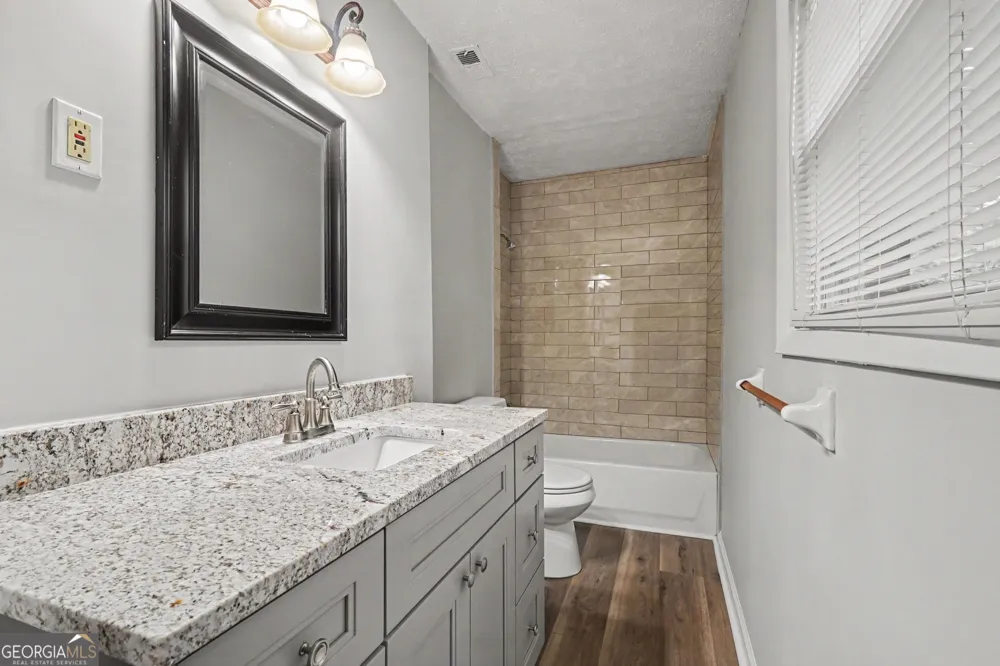 1315 Pineglen DR Riverdale, GA 30296