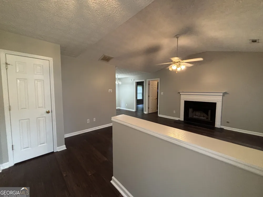 43 Canterbury DR Grantville, GA 30220