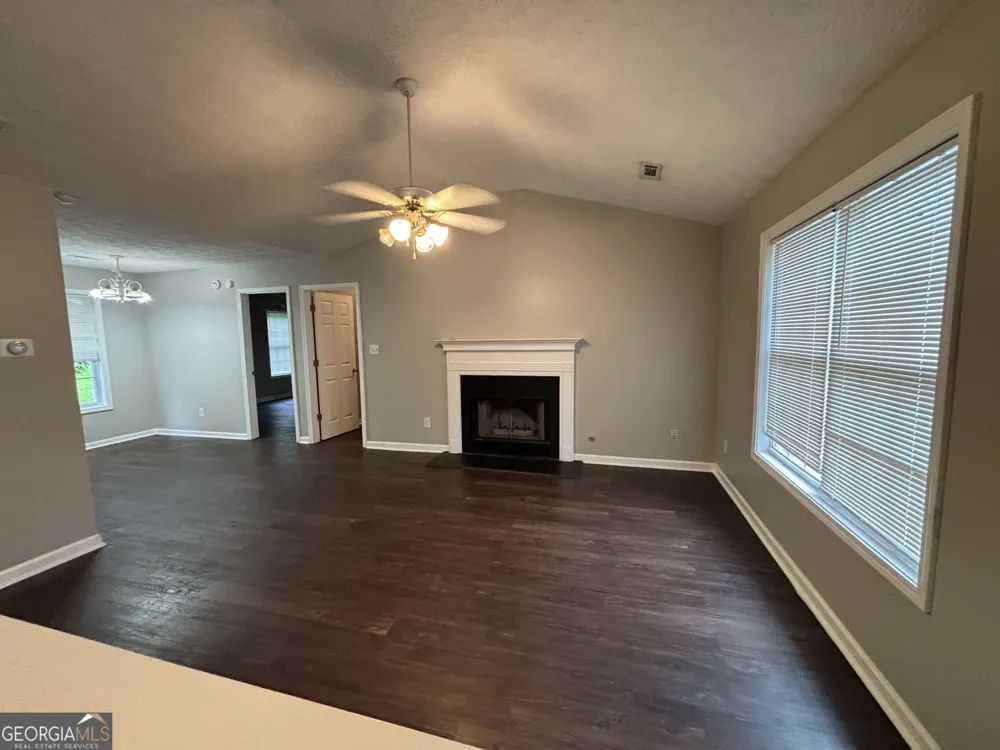 43 Canterbury DR Grantville, GA 30220