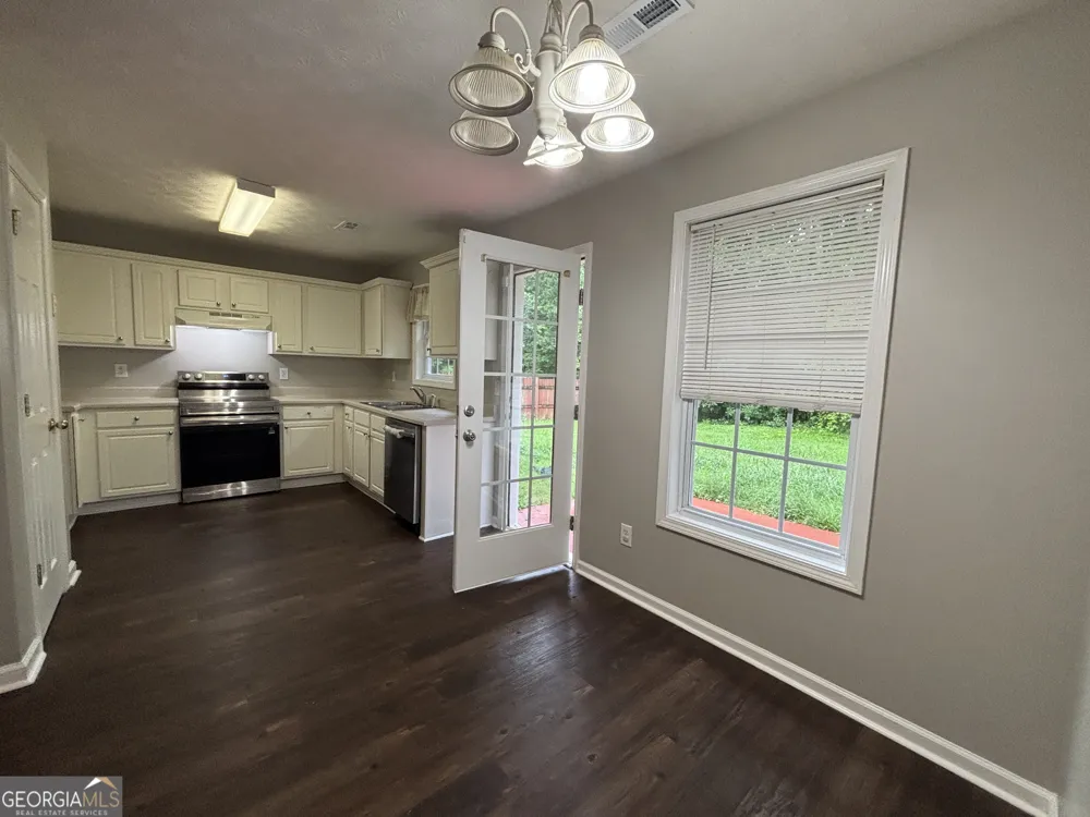 43 Canterbury DR Grantville, GA 30220