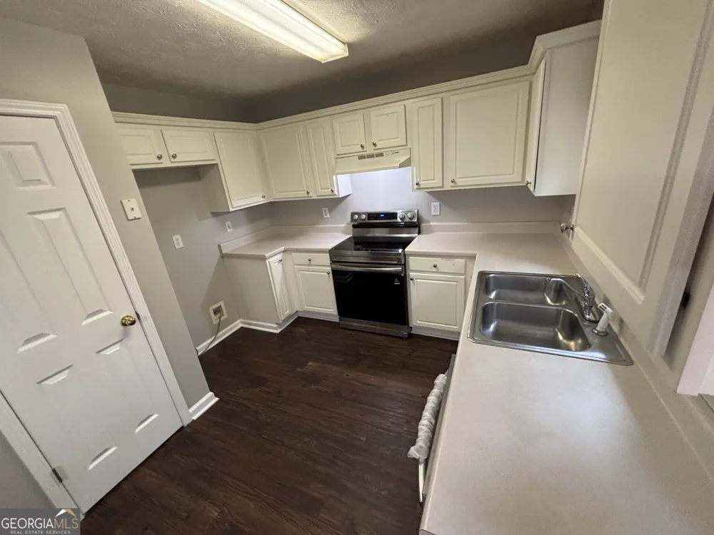 43 Canterbury DR Grantville, GA 30220