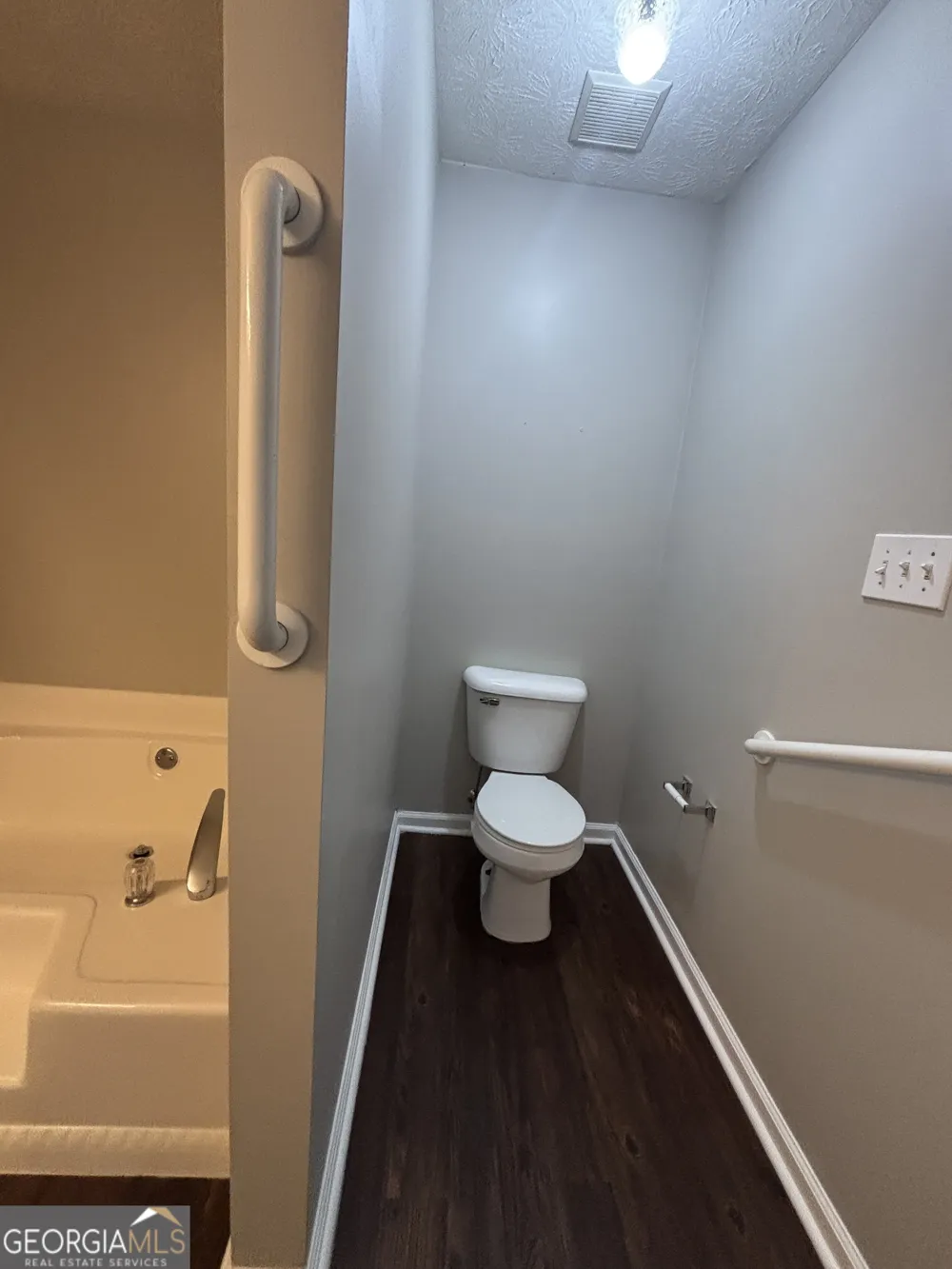 43 Canterbury DR Grantville, GA 30220