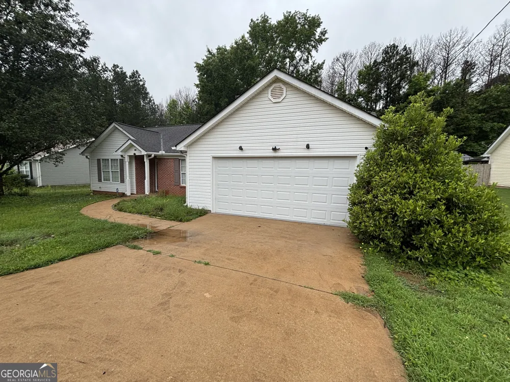 43 Canterbury DR Grantville, GA 30220