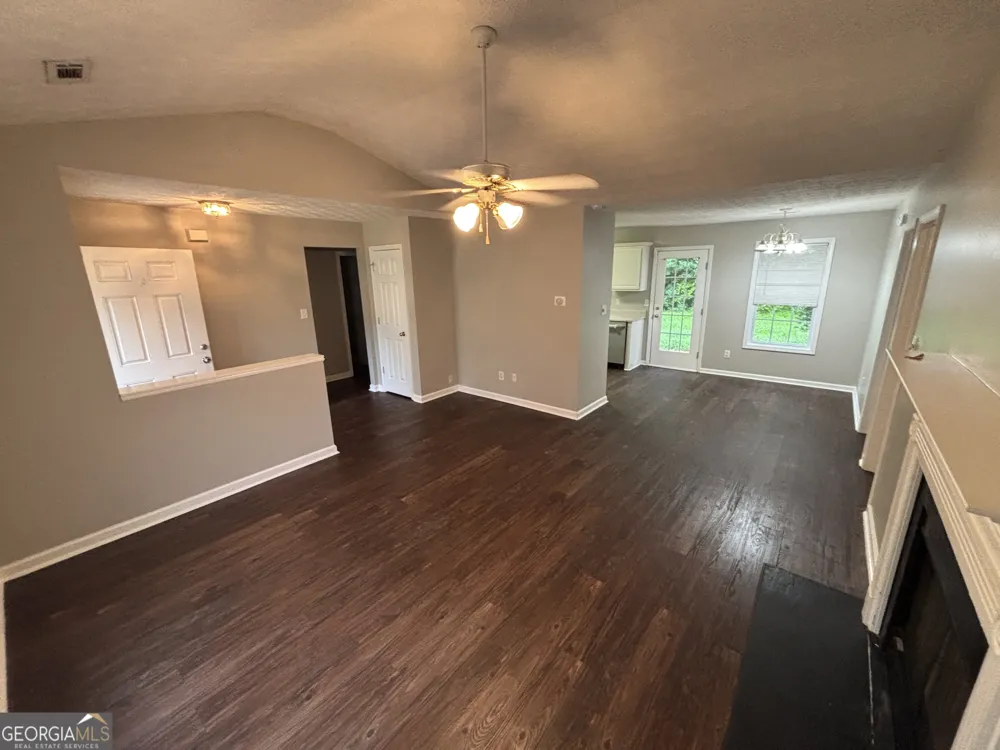 43 Canterbury DR Grantville, GA 30220