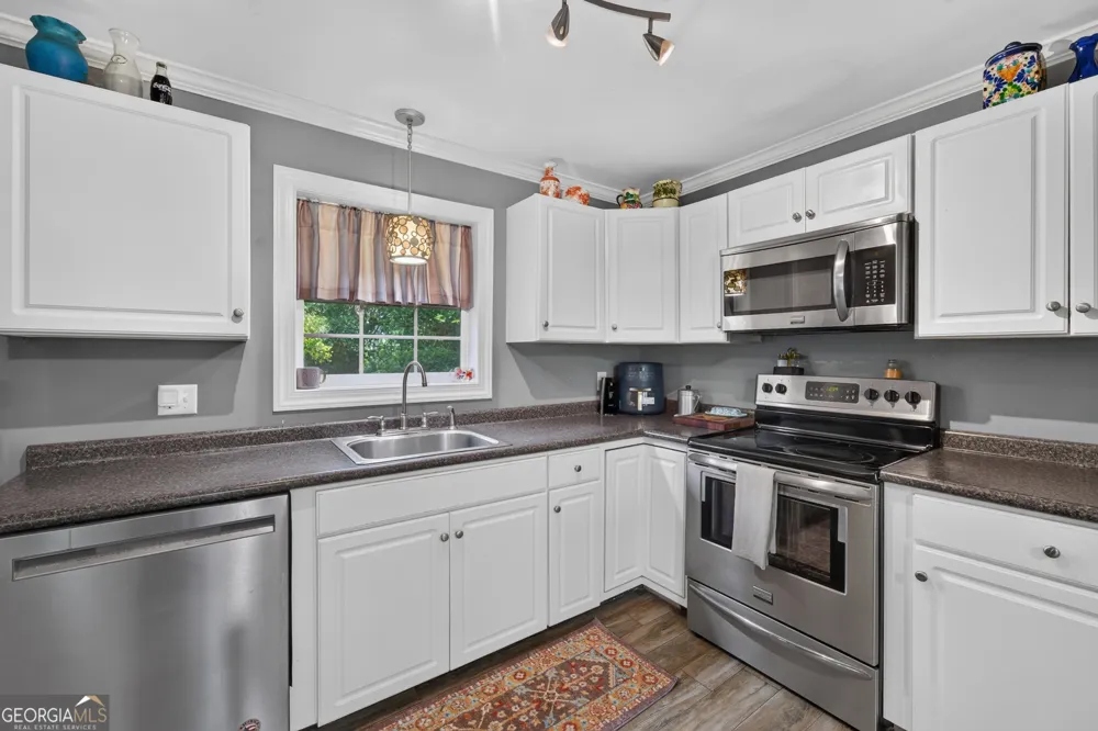 1804 Danora DR Waycross, GA 31501
