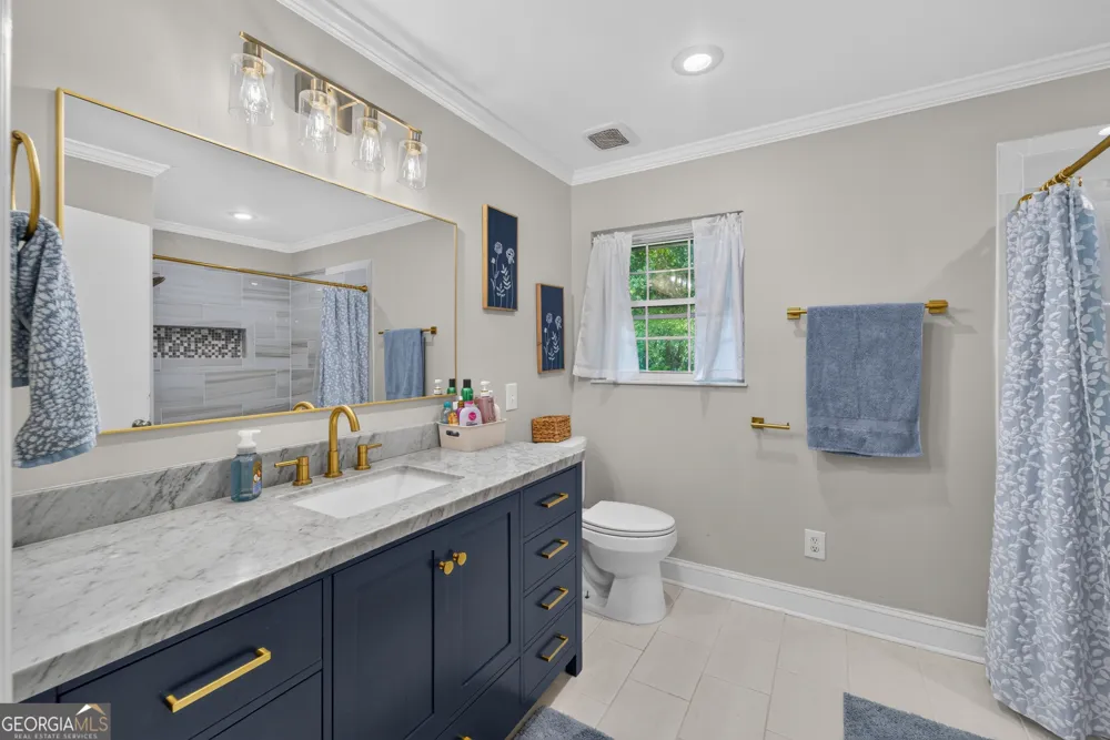 1804 Danora DR Waycross, GA 31501
