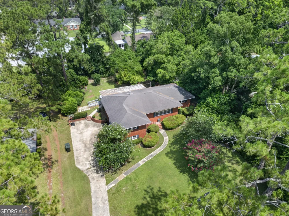 1804 Danora DR Waycross, GA 31501