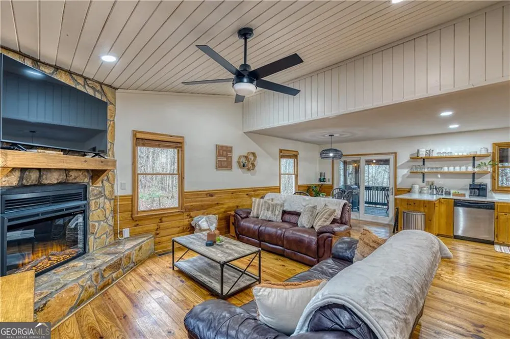 357 Mystic LN Blue Ridge, GA 30513