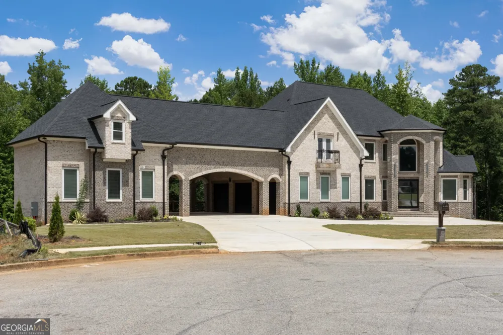 381 Vicki LN Stockbridge, GA 30281