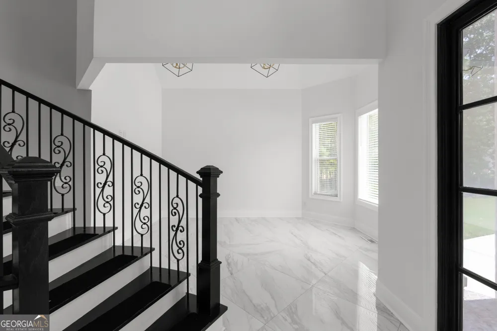 381 Vicki LN Stockbridge, GA 30281