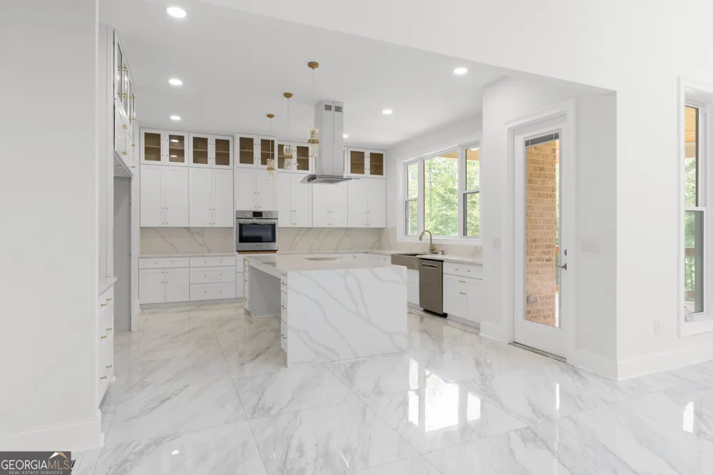 381 Vicki LN Stockbridge, GA 30281