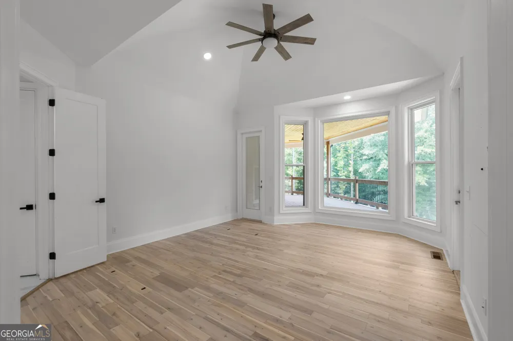 381 Vicki LN Stockbridge, GA 30281