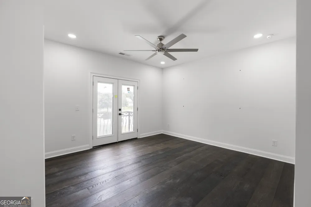 381 Vicki LN Stockbridge, GA 30281