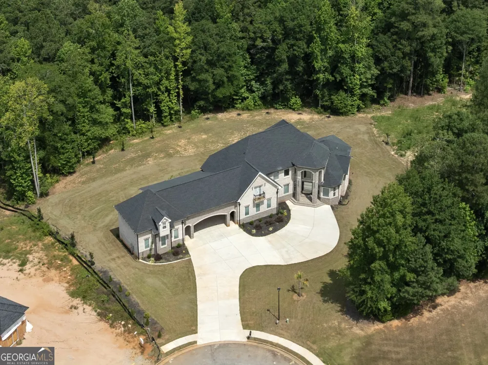 381 Vicki LN Stockbridge, GA 30281