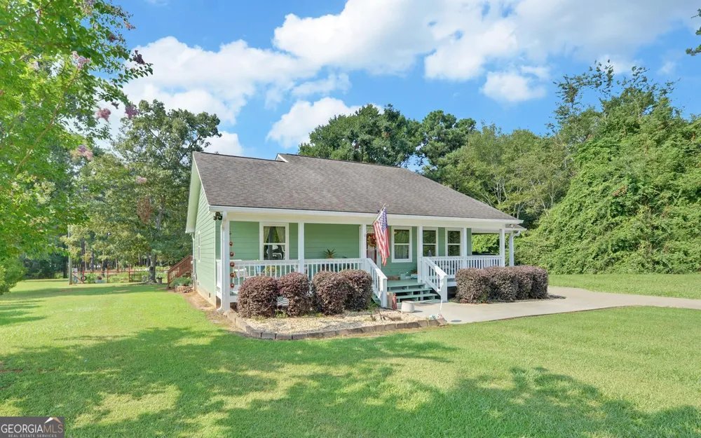 148 Brown CIR Hartwell, GA 30643