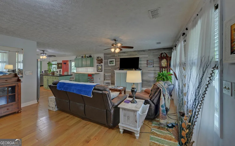 148 Brown CIR Hartwell, GA 30643