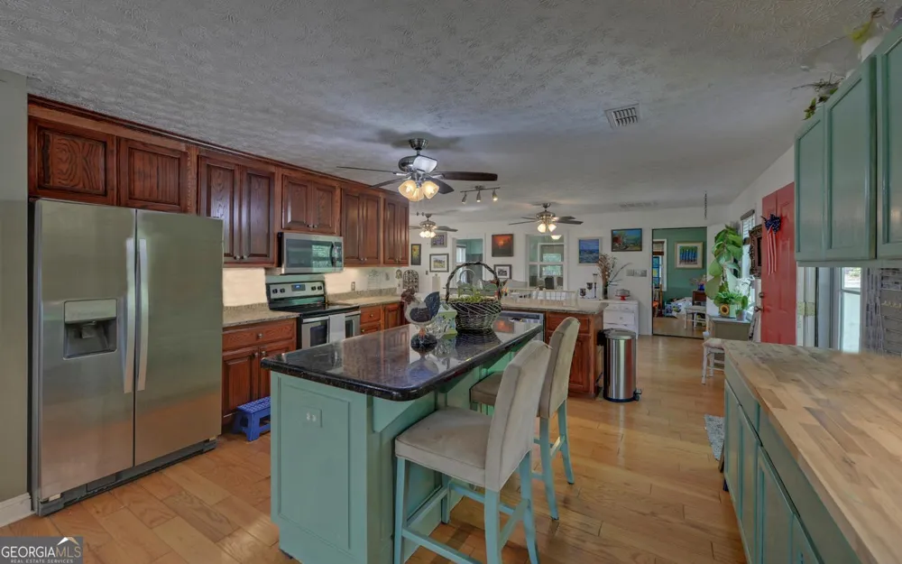 148 Brown CIR Hartwell, GA 30643