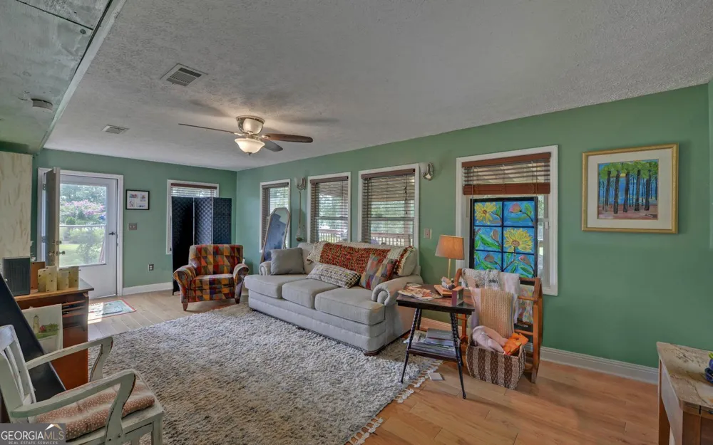 148 Brown CIR Hartwell, GA 30643