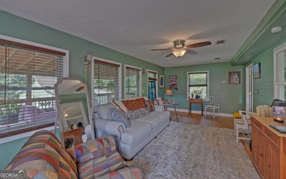 148 Brown CIR Hartwell, GA 30643