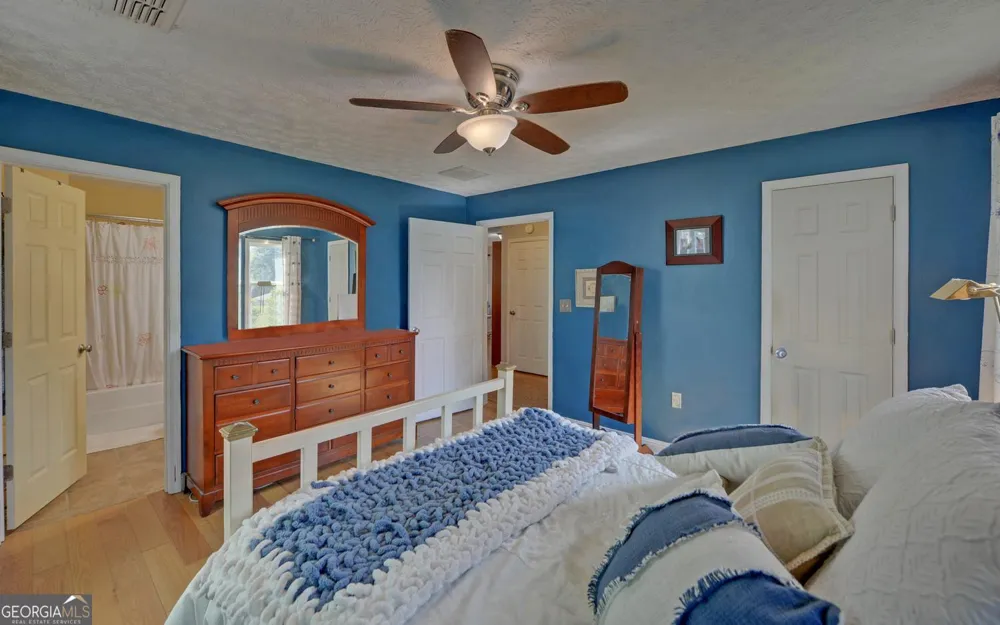 148 Brown CIR Hartwell, GA 30643