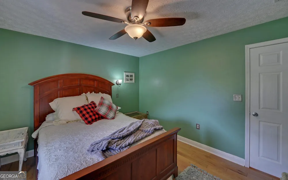 148 Brown CIR Hartwell, GA 30643