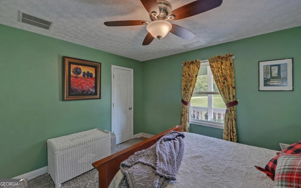 148 Brown CIR Hartwell, GA 30643