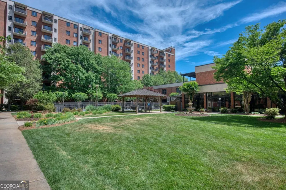 300 Johnson Ferry RD NE Sandy Springs, GA 30328