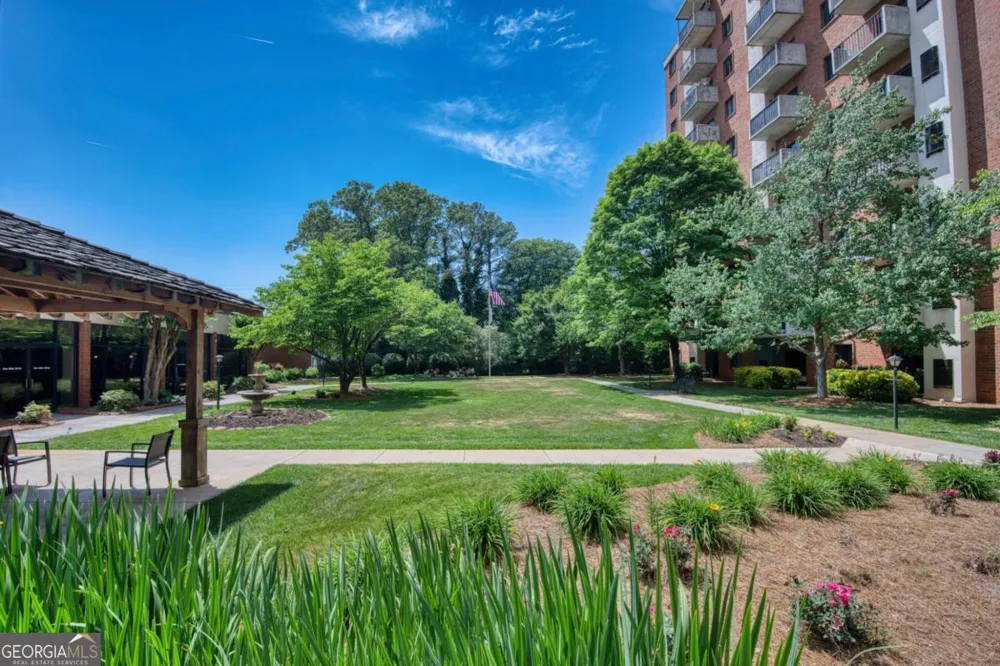 300 Johnson Ferry RD NE Sandy Springs, GA 30328