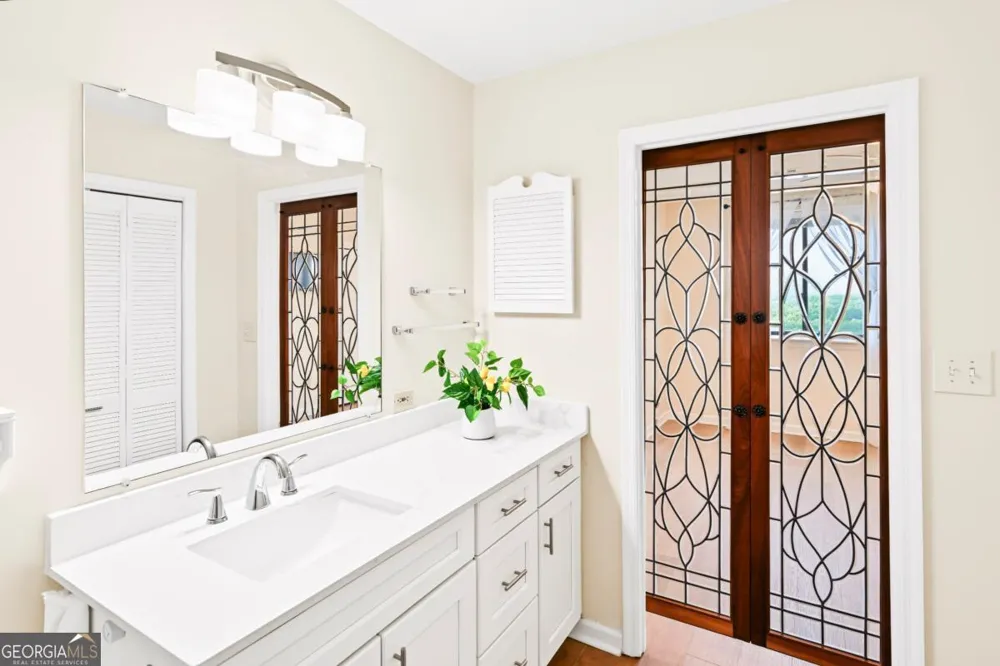 300 Johnson Ferry RD NE Sandy Springs, GA 30328