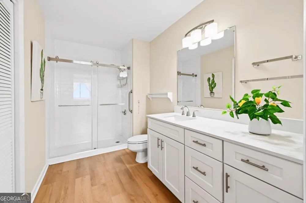 300 Johnson Ferry RD NE Sandy Springs, GA 30328