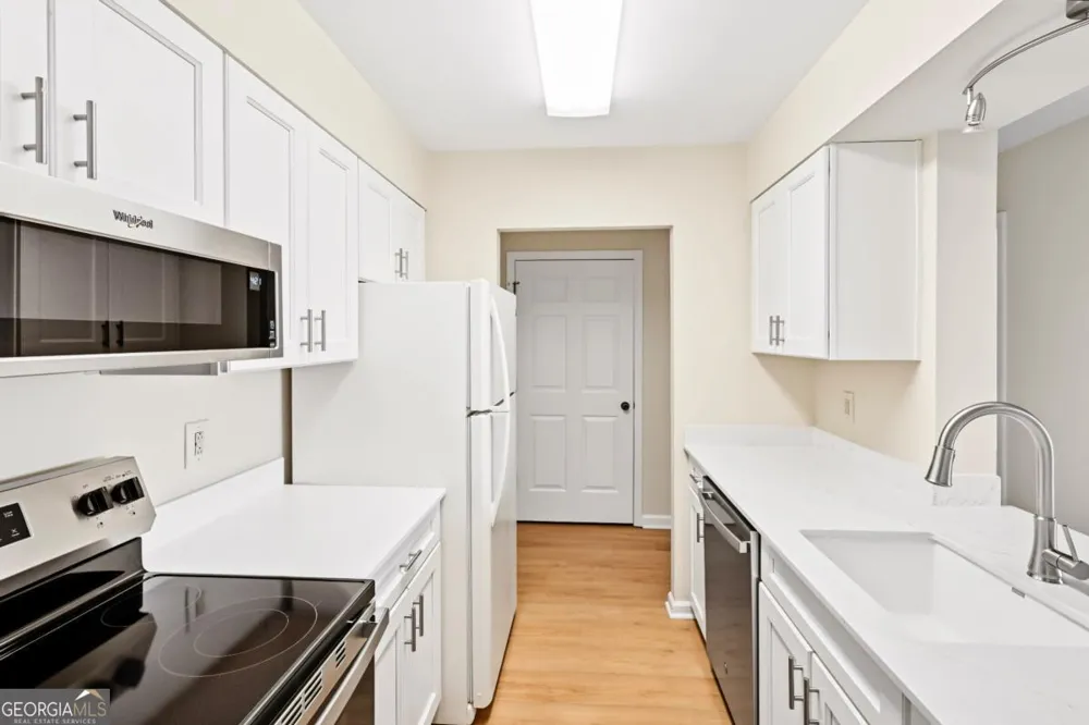 300 Johnson Ferry RD NE Sandy Springs, GA 30328