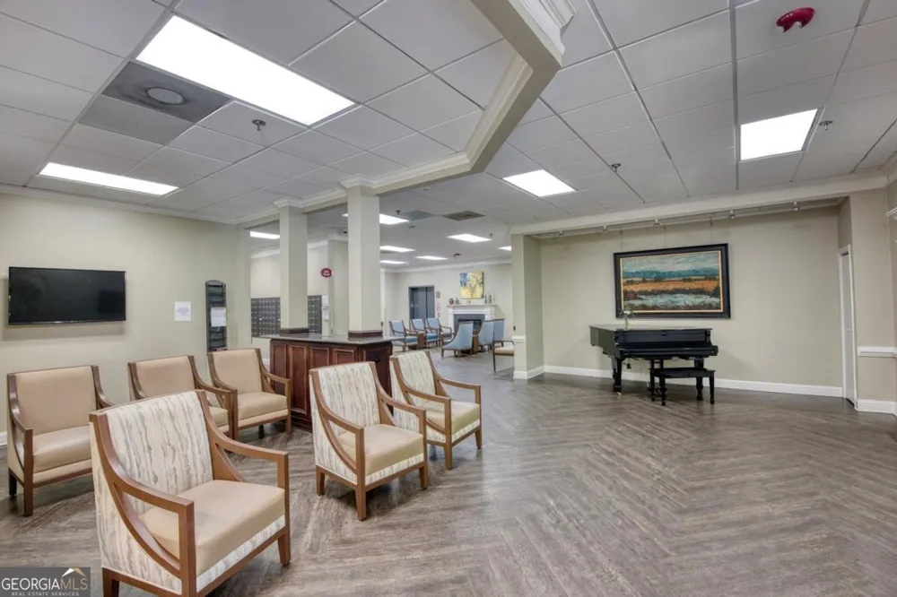 300 Johnson Ferry RD NE Sandy Springs, GA 30328