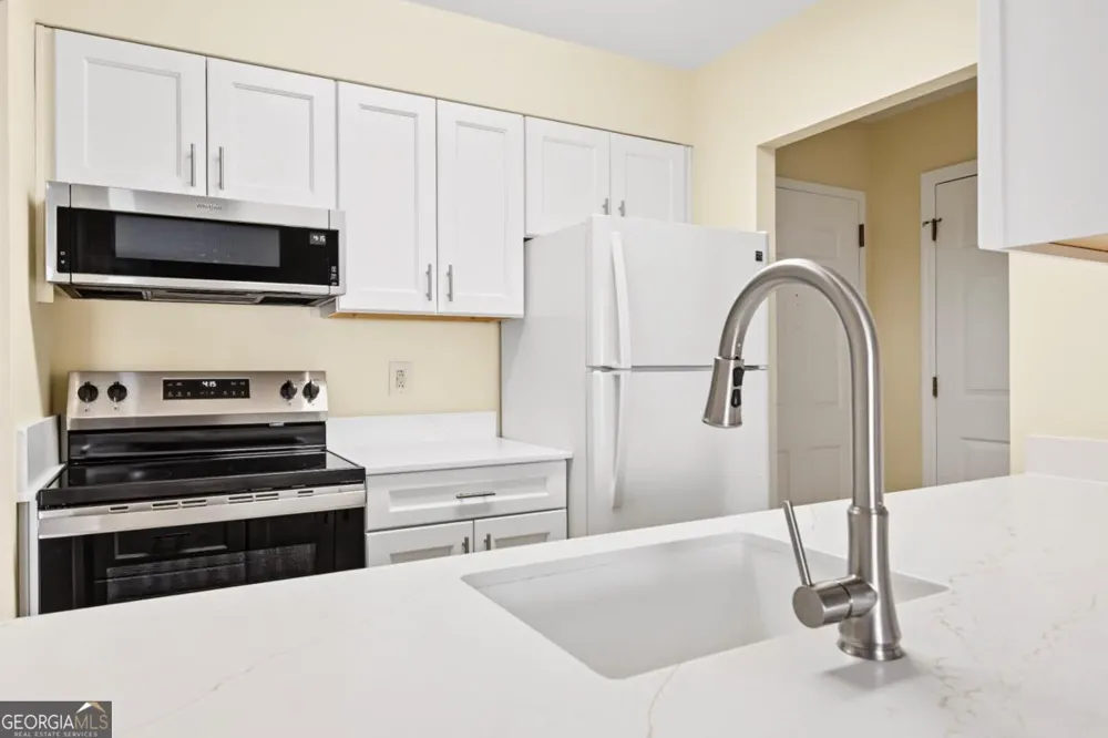 300 Johnson Ferry RD NE Sandy Springs, GA 30328