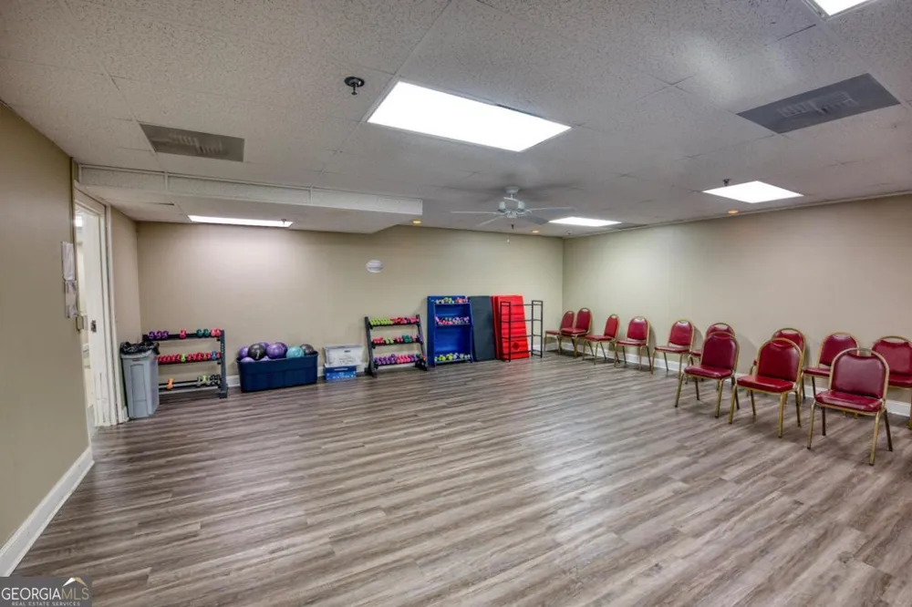 300 Johnson Ferry RD NE Sandy Springs, GA 30328